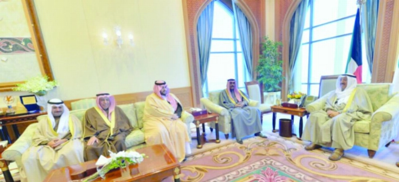 الشيخ صباح الجابر خلال استقباله تركي بن محمد (واس)