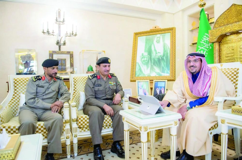 فيصل بن مشعل خلال الاستقبال (واس)