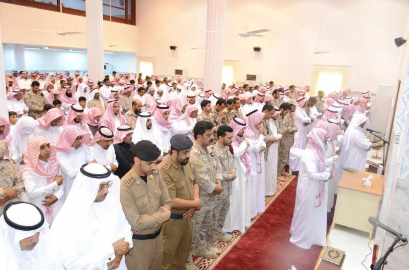 من أداء الصلاة على الشهيد أحمد غازي (واس)