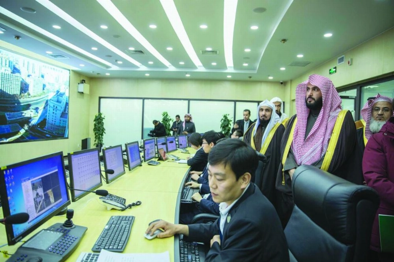 وزير العدل يزور المحكمة الشعبية في بكين (مكة)