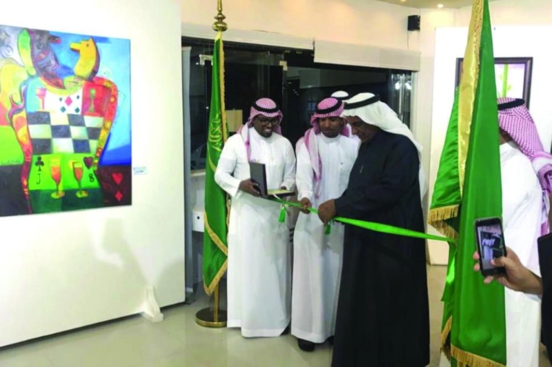 سعد العبيد مفتتحا المعرض