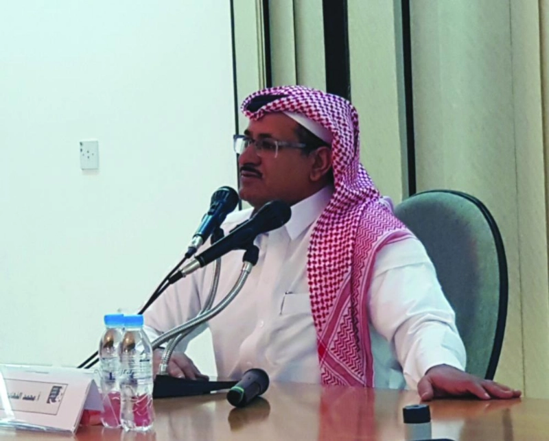 محمد الفهادي خلال تقديمه دورة عن السيناريو في وقت سابق (مكة)