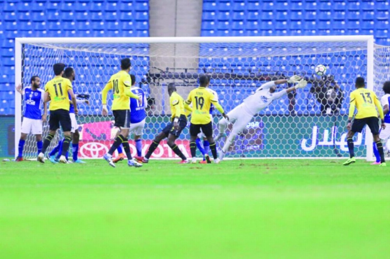 من مباراة الهلال والاتحاد (إعلامي الهلال)
