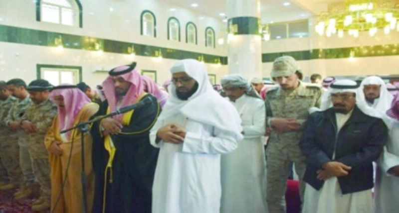 من الصلاة على الشهيد الفيفي (تويتر)