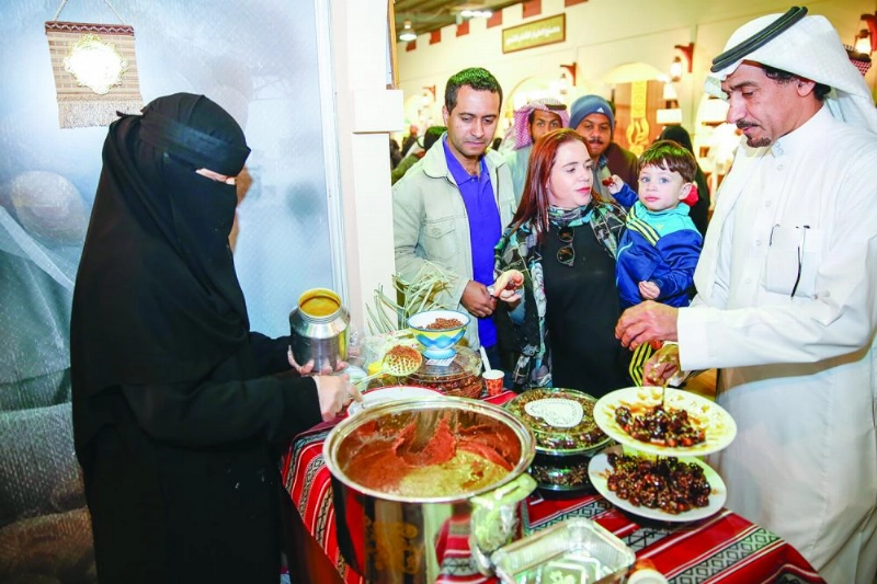 زوار في المهرجان (مكة)
