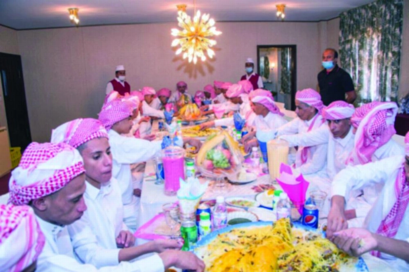 الأطفال المقبوض عليهم في جبهات القتال مع الحوثيين (تويتر)