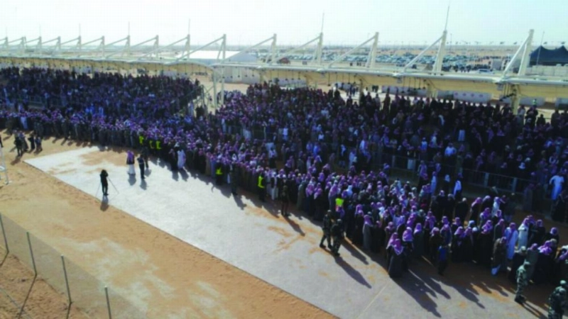 حضور كثيف بالمهرجان أمس (واس)