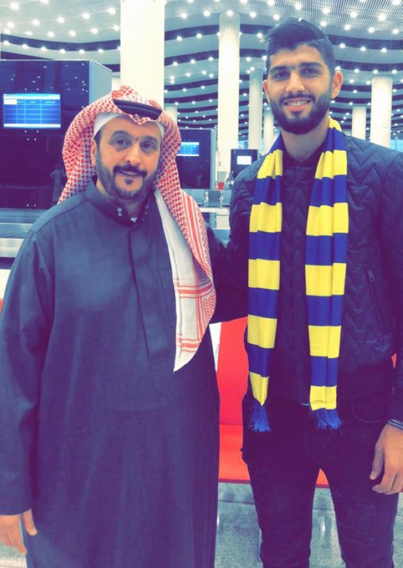 فرجاني ساسي عقب وصوله أمس (إعلامي النصر)