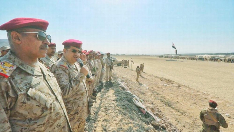 المقدشي يتفقد معسكرا لاستقبال الجنود الجدد في مأرب (سبأ نت)