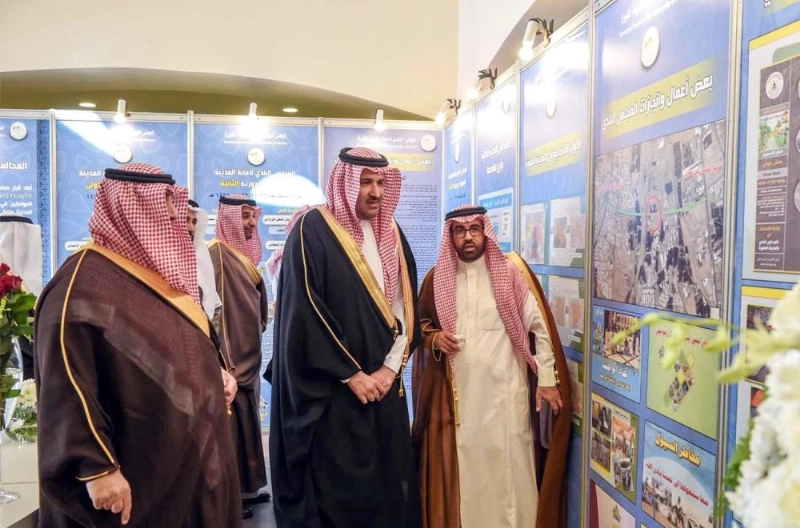 فيصل بن سلمان لدى تدشينه المبنى الجديد للمجلس البلدي بالمدينة المنورة (واس)