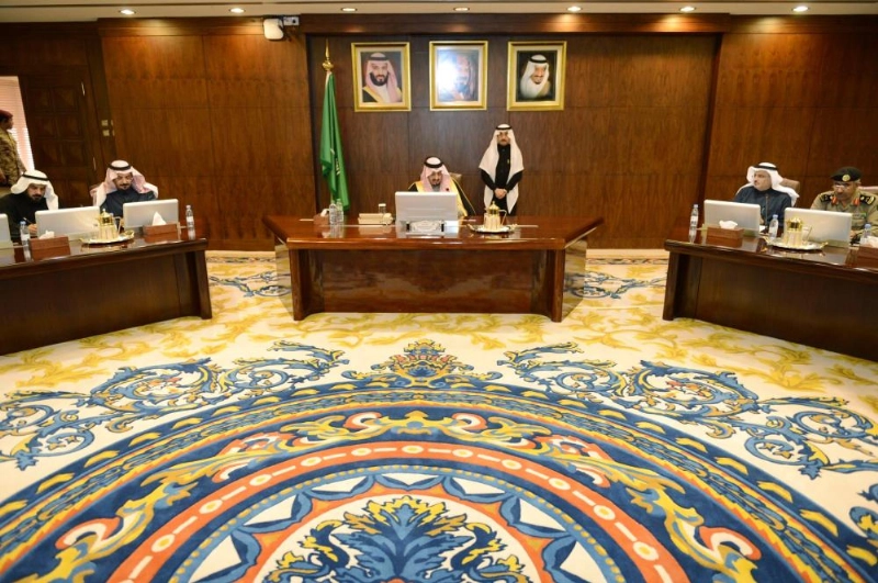 فيصل بن خالد خلال ترؤسه الاجتماع (واس)