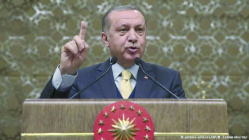 إردوغان يتحدث لأعضاء حزبه (تويتر)