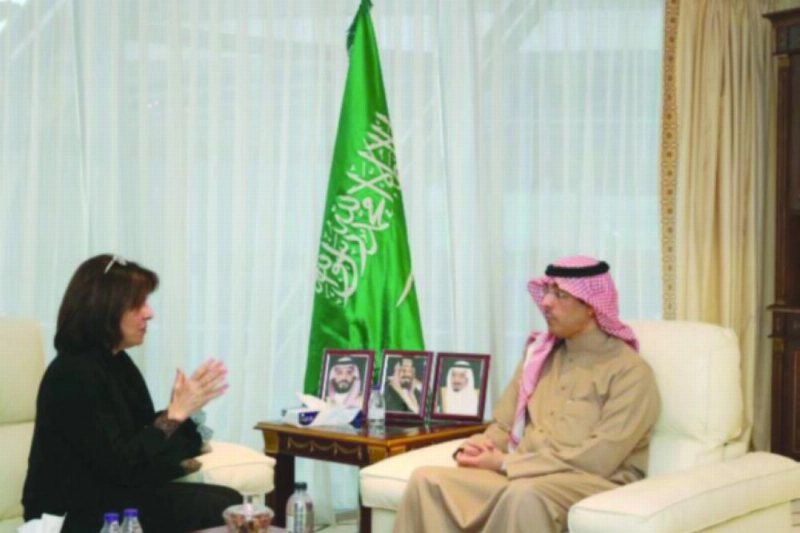 عواد العواد لدى استقباله ناتالي غوليه (واس)