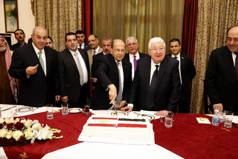 الرئيس العراقي مستقبلا نظيره اللبناني في القصر الرئاسي ببغداد (دالاتي ونهرا)