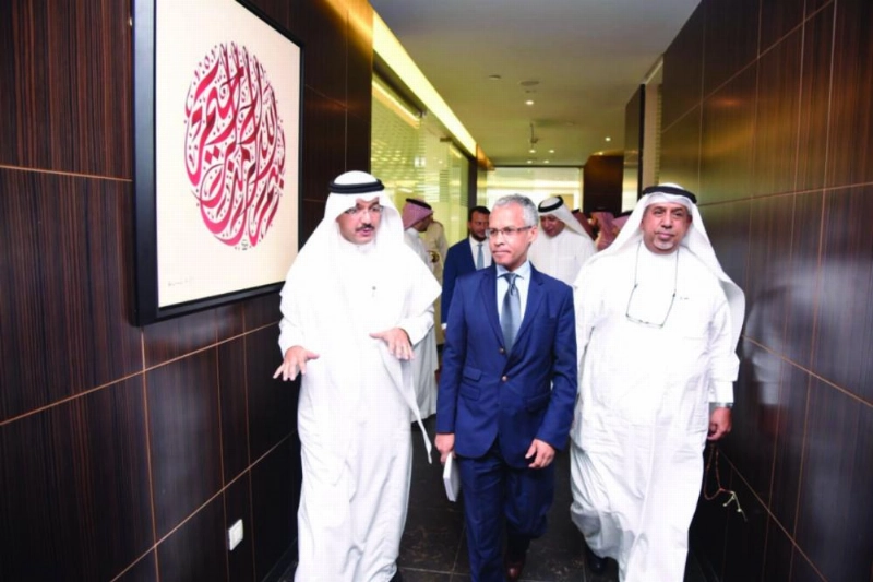 القنصل الفرنسي خلال زيارته غرفة مكة (مكة)