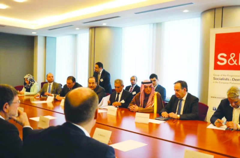 عادل الجبير لدى لقائه أعضاء مجموعة الاشتراكيين الديمقراطيين (واس)