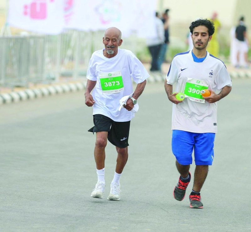البلوي خلال مشاركته في سباق 21 كلم