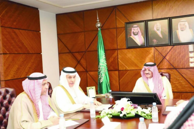سعود بن نايف خلال التدشين (مكة)