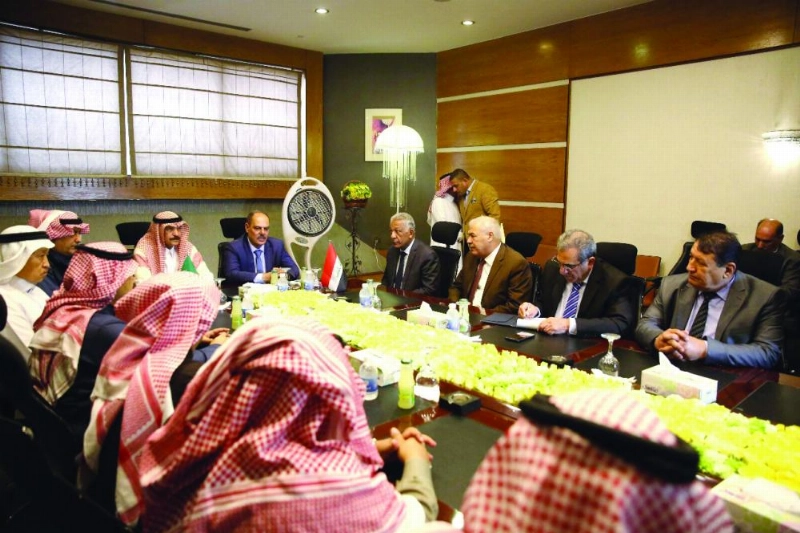 الوفدان الإعلاميان السعودي والعراقي خلال حفل توقيع الاتفاقية (مكة)