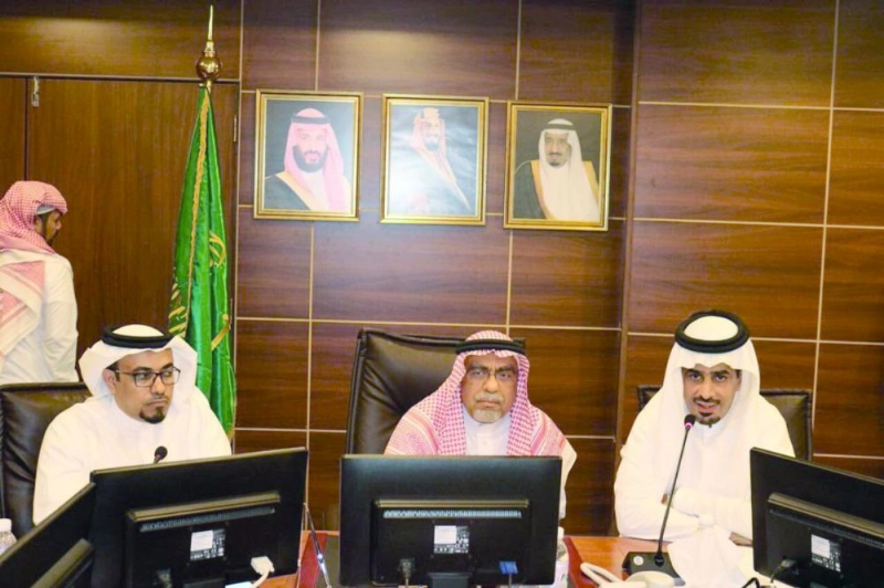 محمد القويحص في اجتماع سابق (مكة)