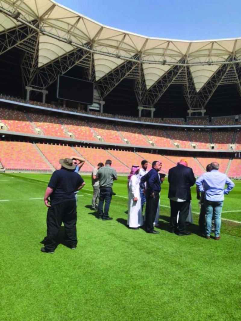 الوفد خلال الجولة (مكة)