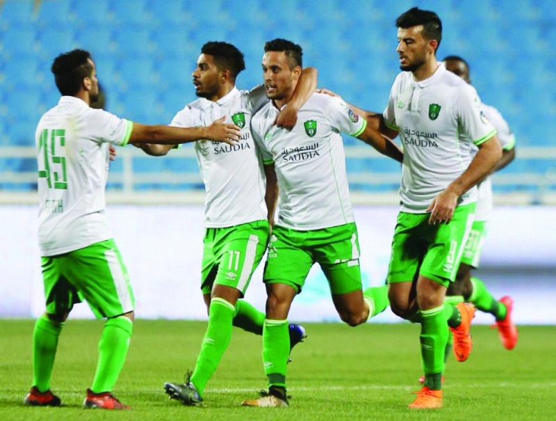 فرحة لاعبي الأهلي بالفوز في اللقاء السابق على الرائد (إعلامي الأهلي)