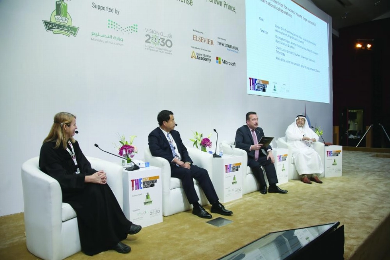 من ختام مؤتمر التايمز الدولي في جامعة الملك عبدالعزيز بجدة (مكة)
