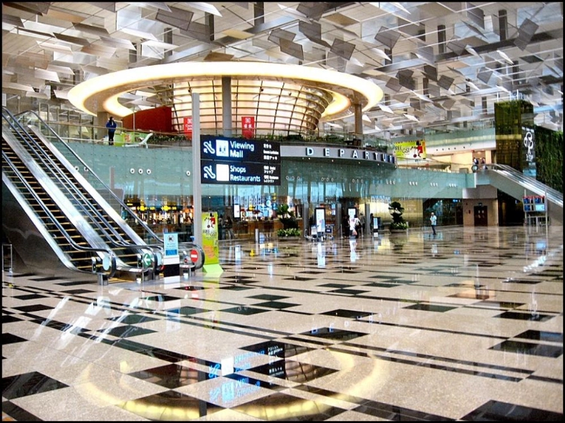 مطار تشانجي في سنغافورة (ParadiseInTheWorld)