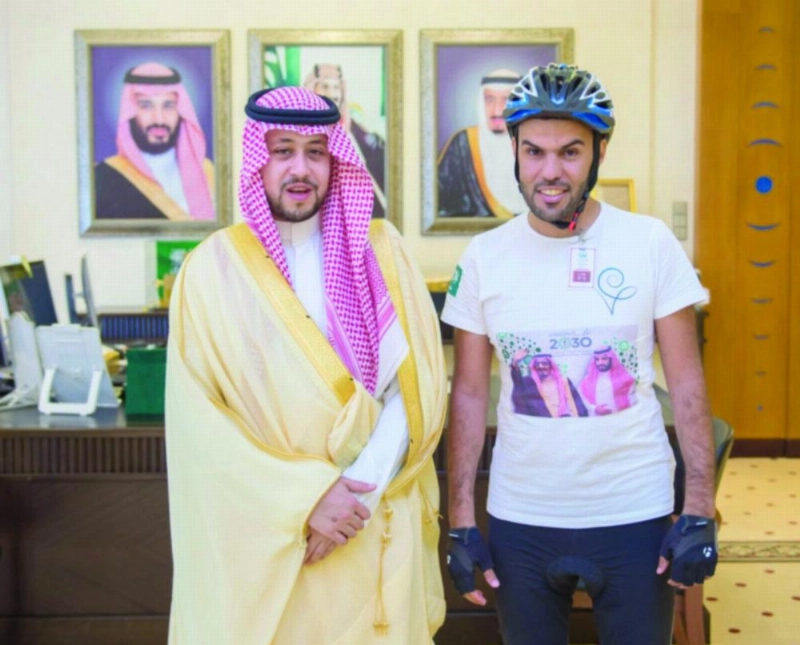 فهد بن تركي مستقبلا اليحيى (واس)