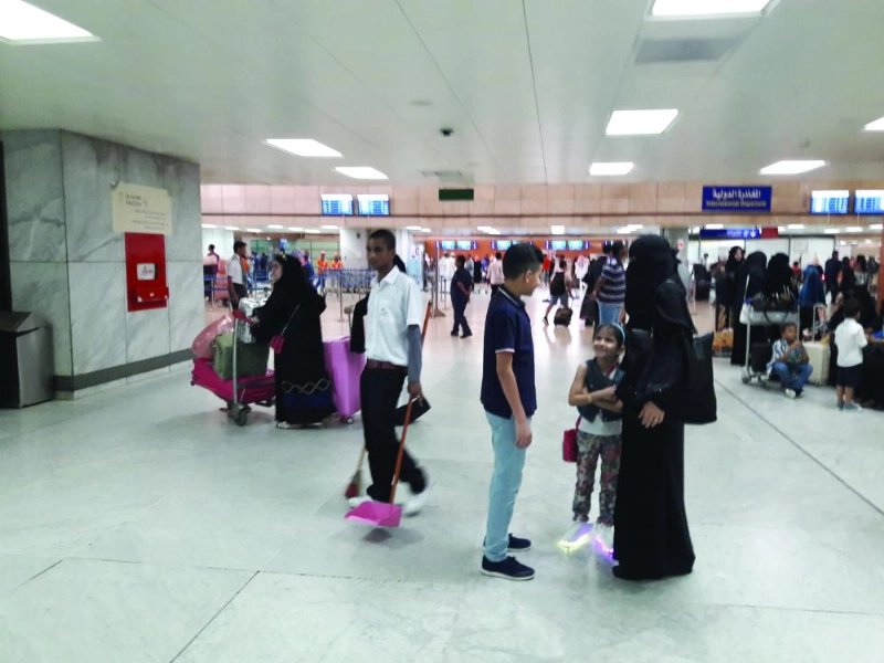 مغادرون في مطار الملك عبدالعزيز بجدة (مكة)