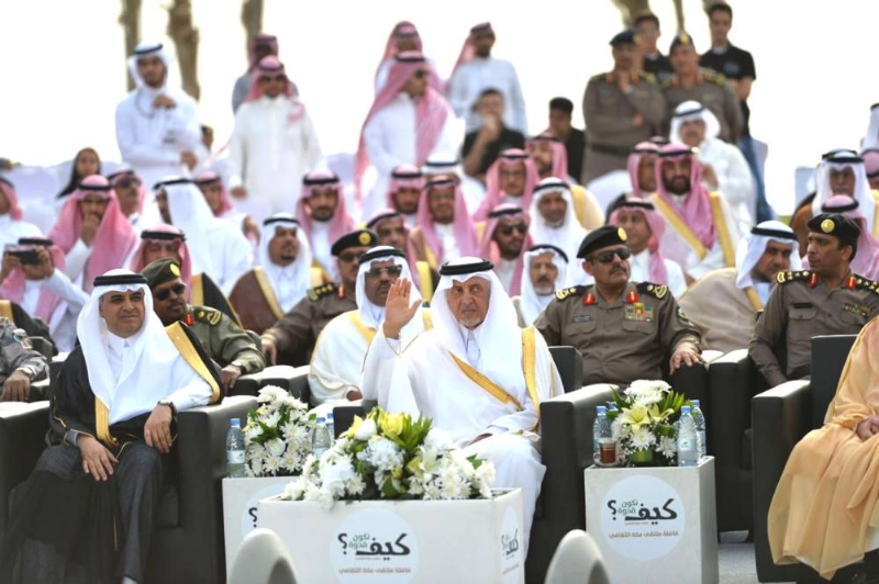 خالد الفيصل خلال فعاليات الملتقى (مكة)