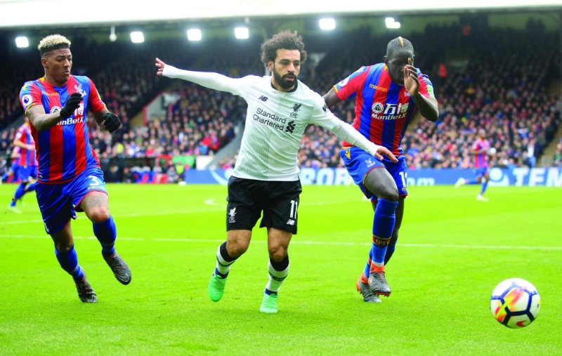 محمد صلاح خلال مباراة كريستال بالاس أمس (د ب أ)