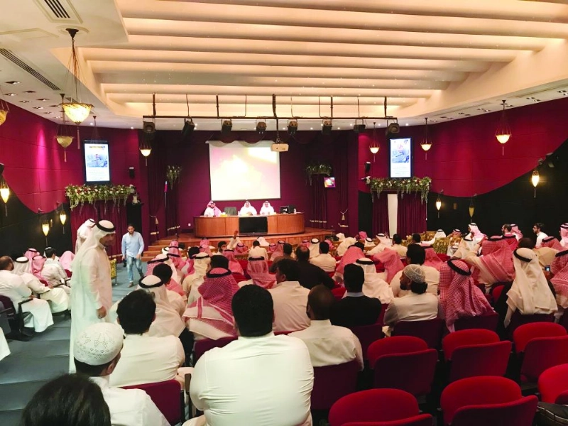 حسين الشريف خلال لقائه رئيس وأعضاء مؤسسة جنوب آسيا ورؤساء المكاتب (مكة)