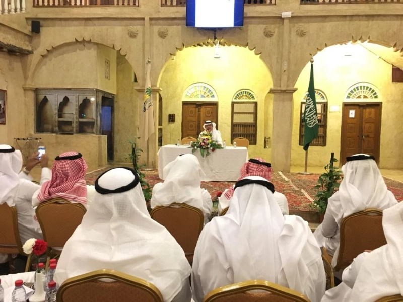 المهندس المطر خلال المحاضرة