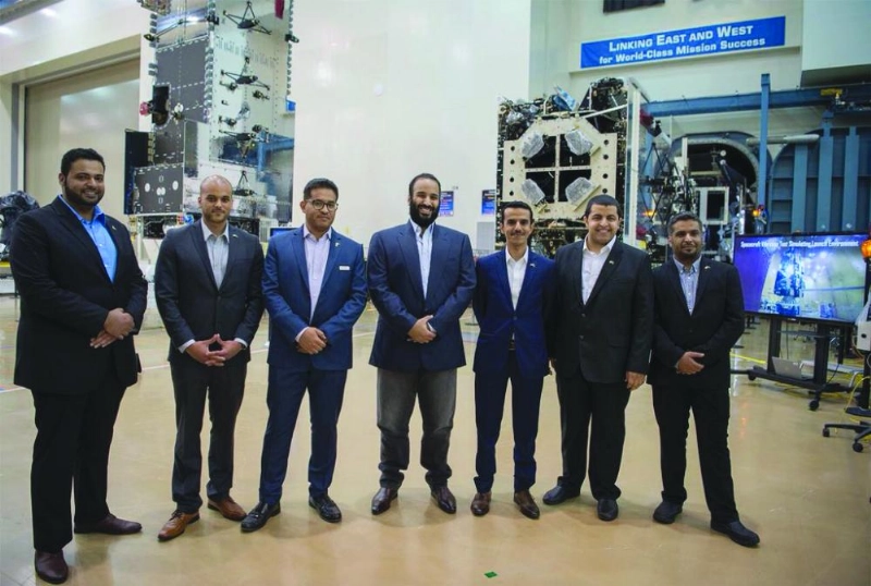 ولي العهد لدى زيارته لشركة لوكهيد مارتن