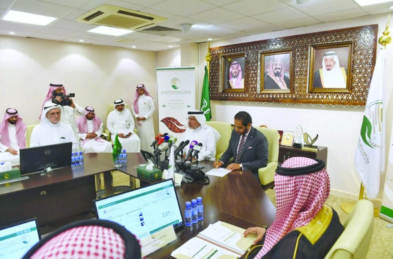 الربيعة متحدثا خلال حفل التدشين (واس)