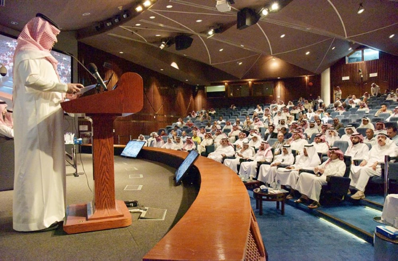 جانب من ورشة العمل بغرفة الشرقية أمس (مكة)