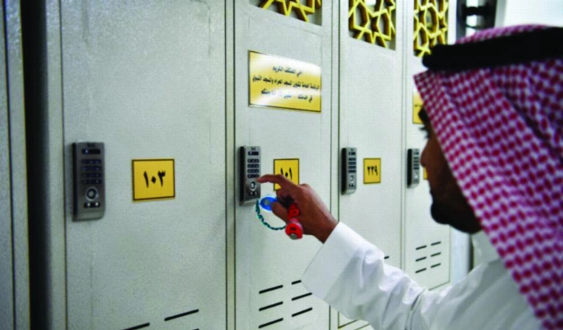 من تجهيزات استقبال المعتكفين في المسجد الحرام (واس)