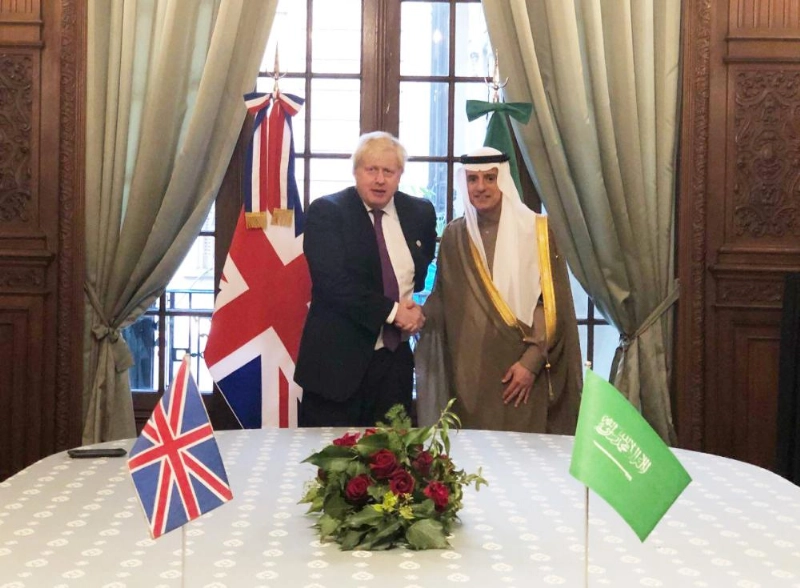 الجبير مع نظيره البريطاني بوريس جونسون