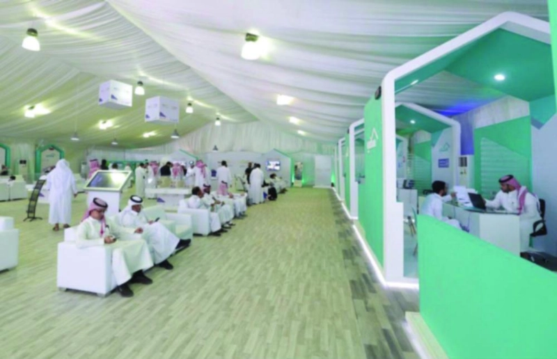 مستفيدون من مشاريع الإسكان بالرياض (واس)