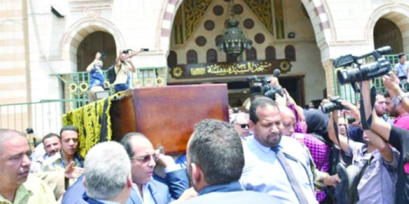 تشييع الجنازة في القاهرة أمس