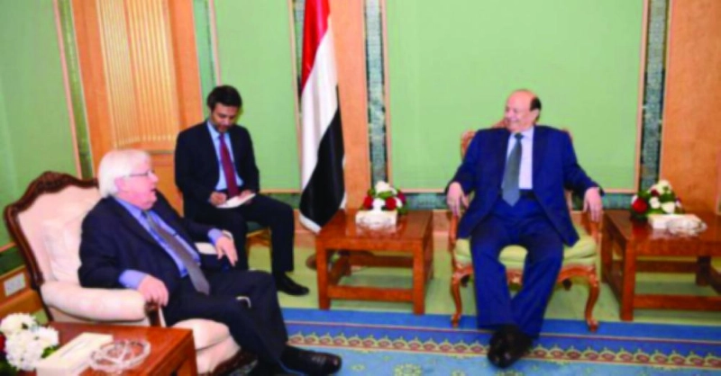 عبدربه منصور مستقبلا مارتن غريفيث في الرياض أخيرا (الرئاسة اليمنية)