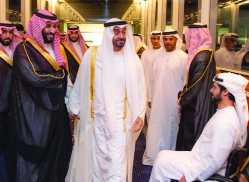 الأمير محمد بن سلمان لدى استقباله الشيخ محمد بن زايد أمس (واس)