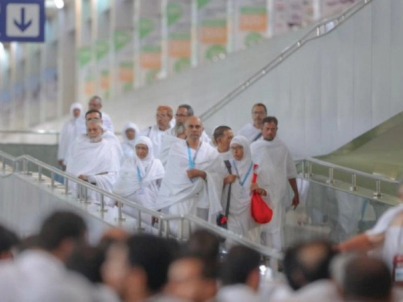 معتمرون في مطار الملك عبدالعزيز الدولي بجدة (مكة)