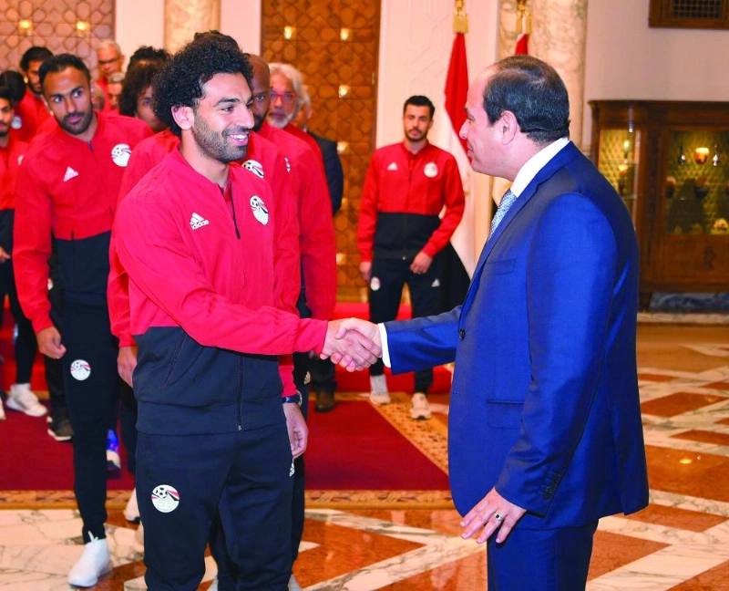 السيسي يطمئن على صحة محمد صلاح (د ب أ)