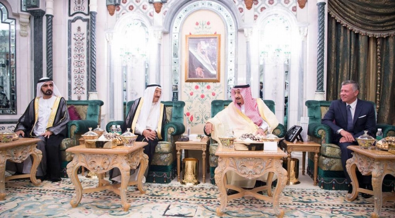 الملك سلمان والشيخ صباح الأحمد والملك عبدالله الثاني والشيخ محمد بن راشد خلال الاجتماع في قصر الصفا بمكة (واس)