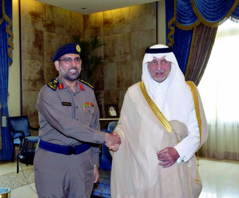 خالد الفيصل خلال تقليد البسامي رتبته الجديدة (واس)