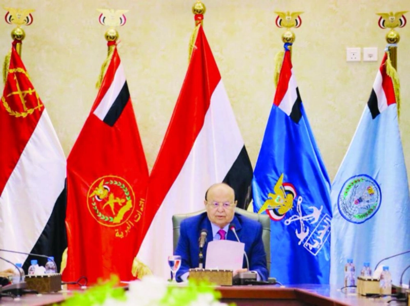 هادي خلال الاجتماع في القصر الرئاسي بعدن (حساب الرئيس على تويتر)