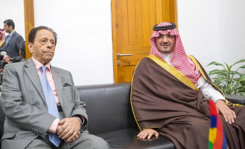 عبدالعزيز بن سعود لدى لقائه بارلين فيابوري