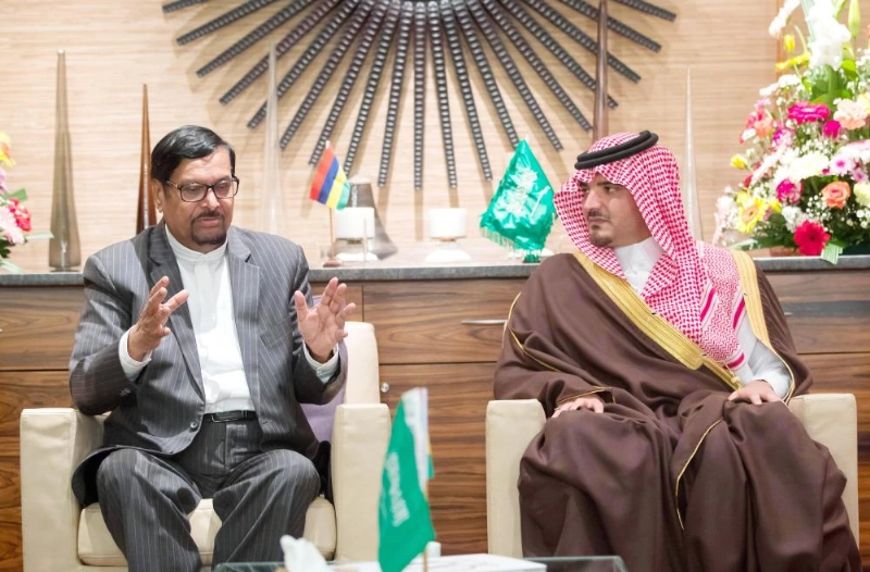 ...وخلال جلسة المباحثات مع رئيس الوزراء بموريشيوس